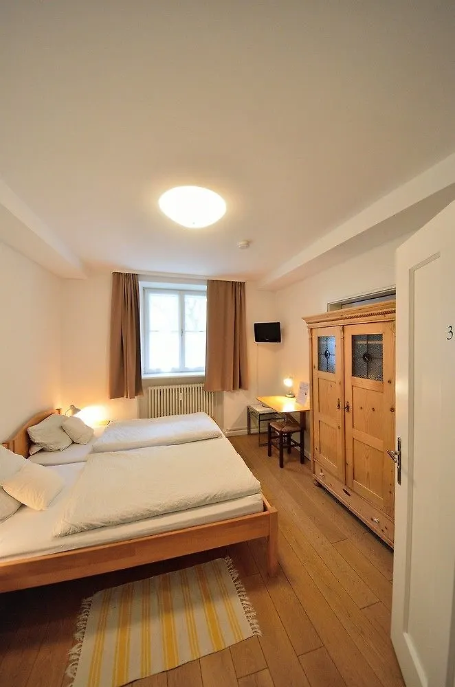 Vier Zimmer Μόναχο